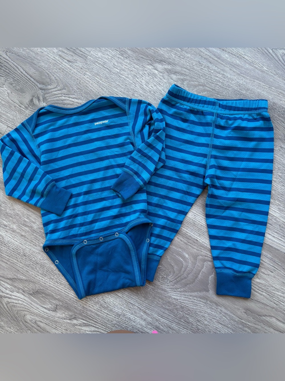 Patagonia Infant Capilene Midweight Thermal Bodysuit & Pants Set 12 Months